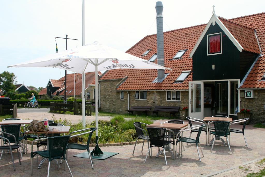 De Cyprian Bed & Breakfast Kaard Bagian luar foto