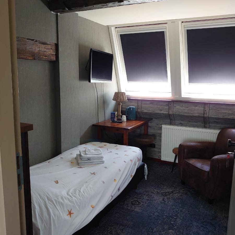 De Cyprian Bed & Breakfast Kaard Bagian luar foto