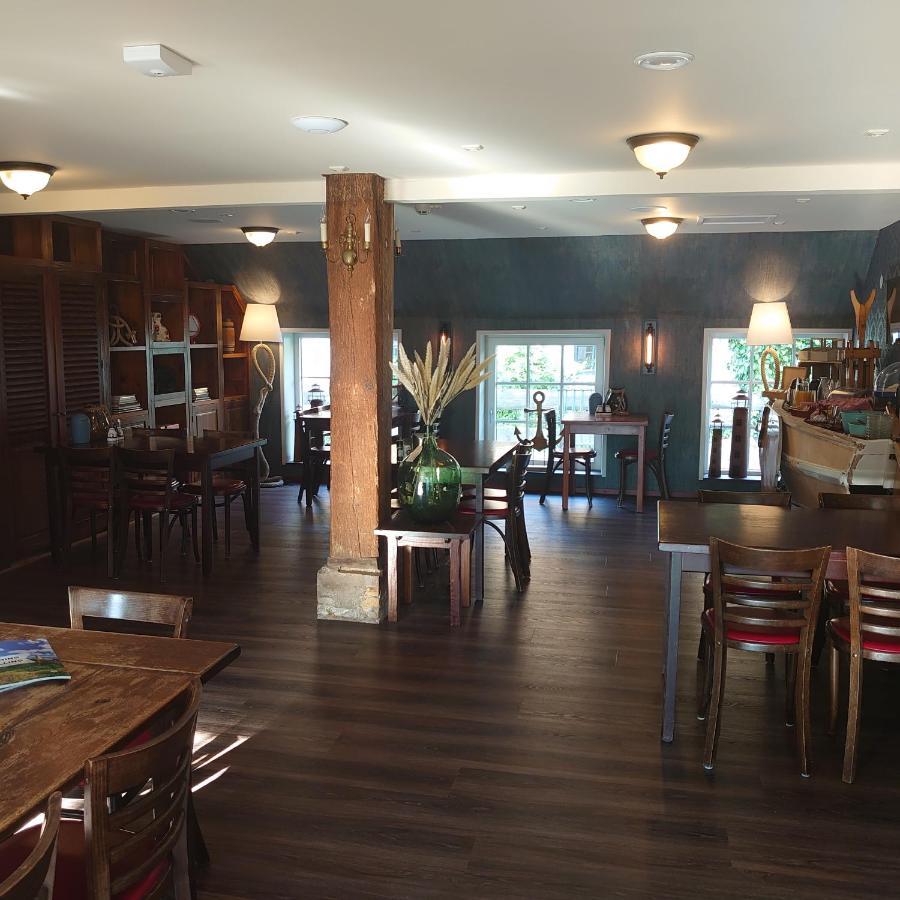 De Cyprian Bed & Breakfast Kaard Bagian luar foto