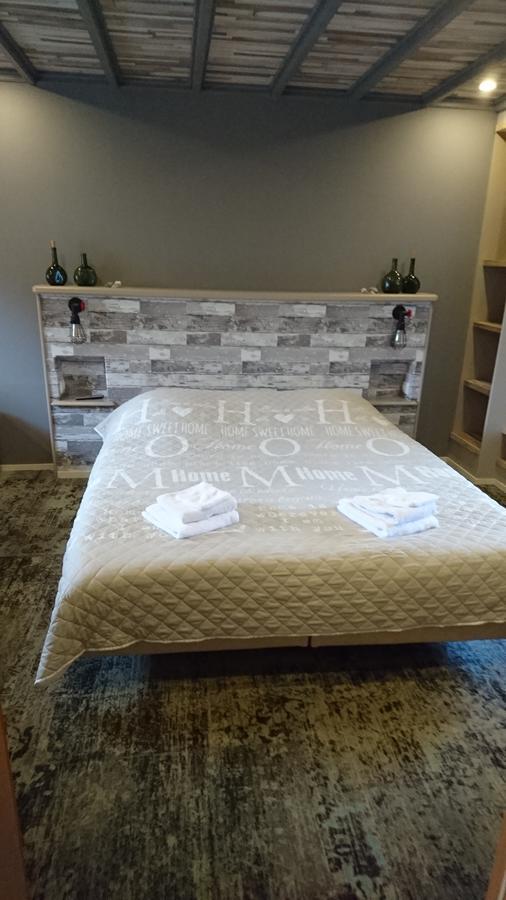 De Cyprian Bed & Breakfast Kaard Bagian luar foto