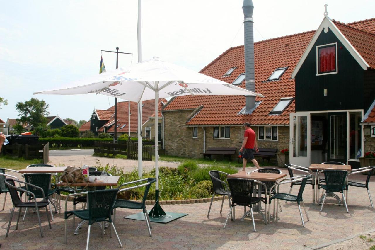 De Cyprian Bed & Breakfast Kaard Bagian luar foto